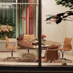 Online Aluminium Chair EA 103 Eetkamerstoelen