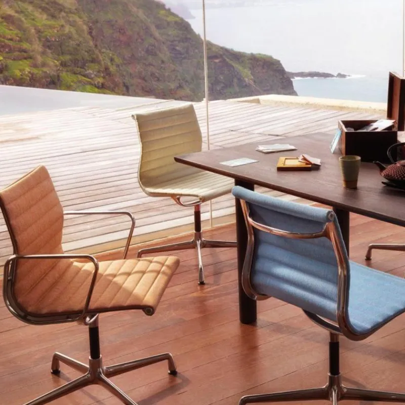 Outlet Aluminium Chair EA 104, draaibaar Eetkamerstoelen