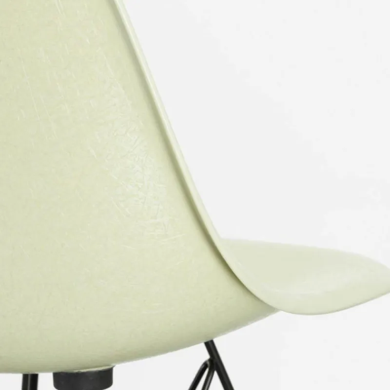 Online Eames Fiberglass Chair DSR Eetkamerstoelen