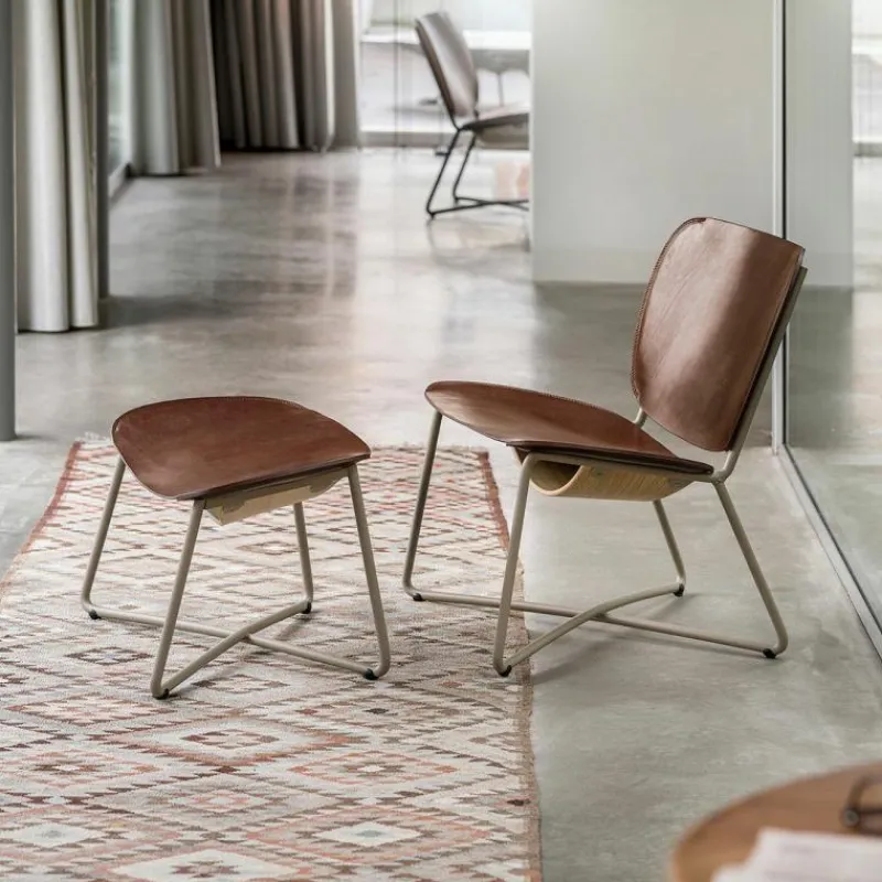 Discount Miller Loungechair + Ottoman Loungestoelen