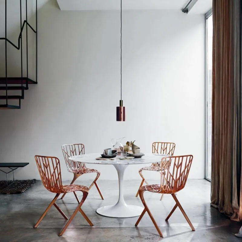 Outlet Saarinen Tulip Eettafel Met Wit Onderstel Eettafels