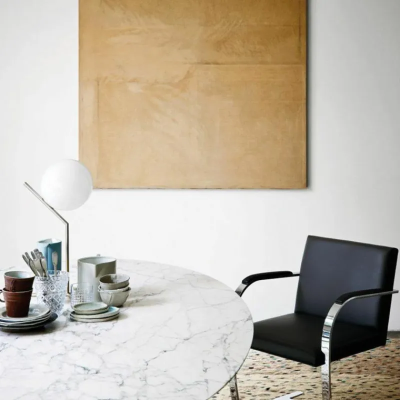 Outlet Saarinen Tulip Eettafel Met Wit Onderstel Eettafels