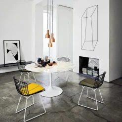 Outlet Saarinen Tulip Eettafel Met Wit Onderstel Eettafels