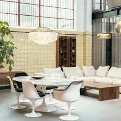 Outlet Saarinen Tulip Eettafel Met Wit Onderstel Eettafels