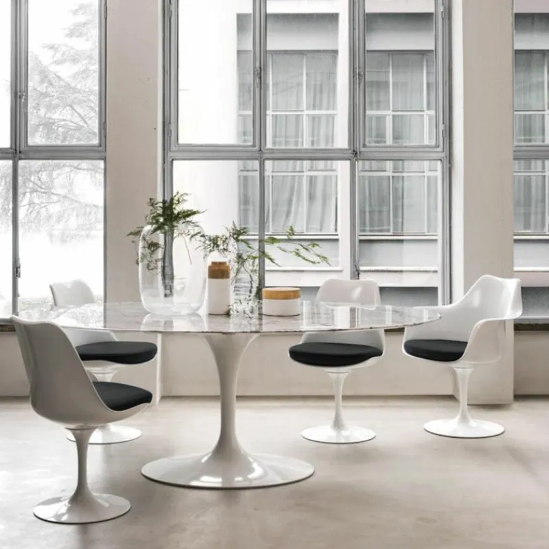 Outlet Saarinen Tulip Eettafel Met Wit Onderstel Eettafels