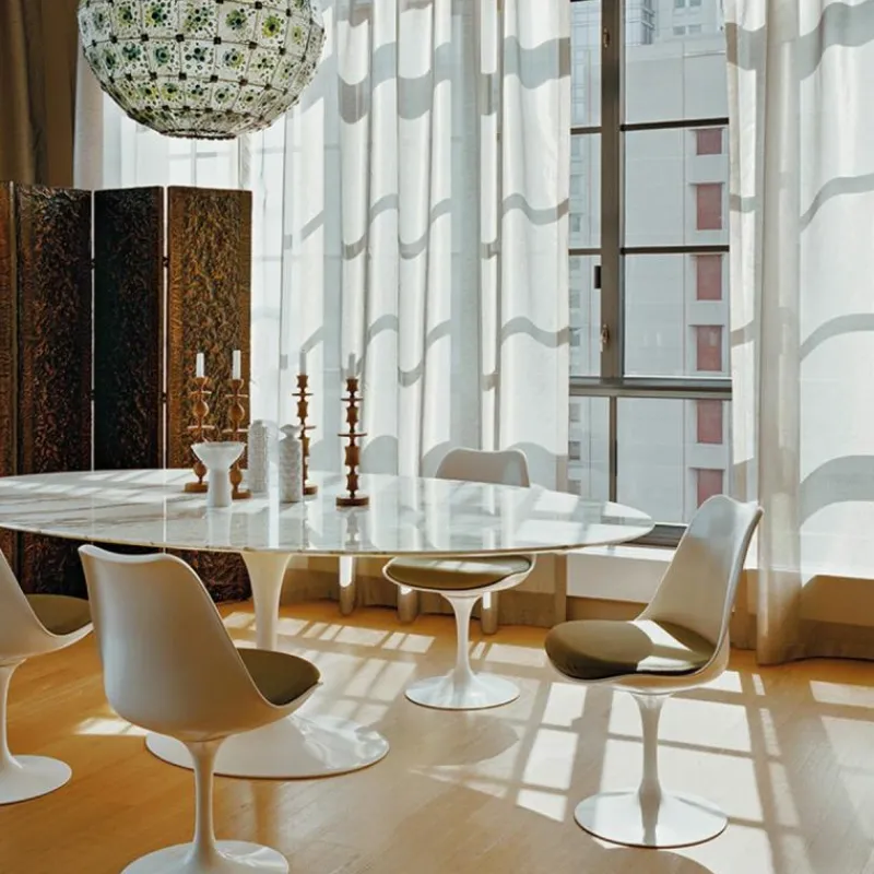 Outlet Saarinen Tulip Eettafel Met Wit Onderstel Eettafels