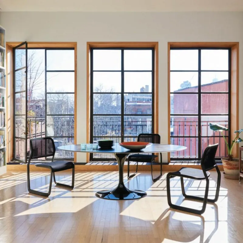 Discount Saarinen Tulip Eettafel Met Zwart Onderstel - Rond Eettafels